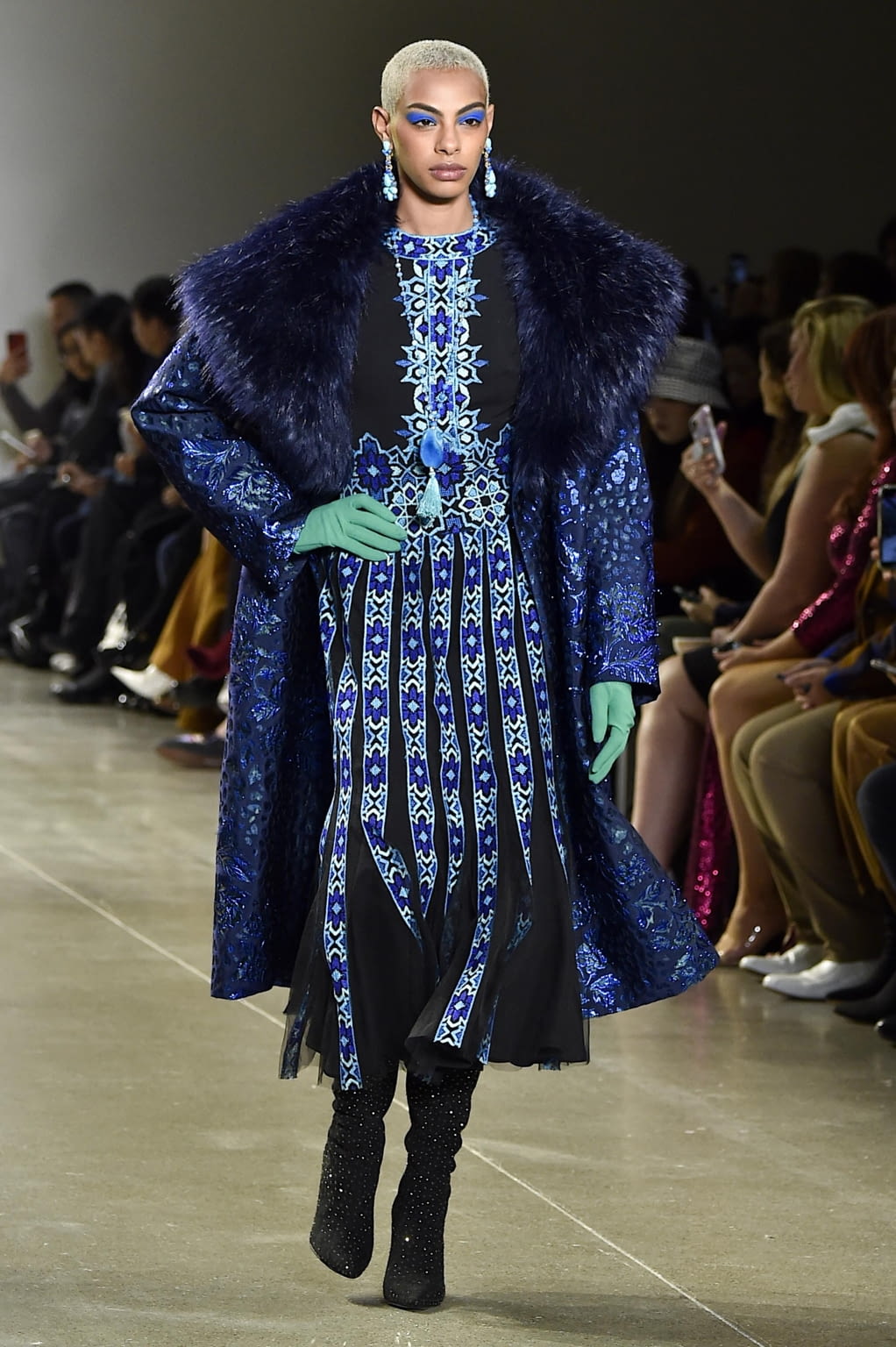 Fashion Week New York Fall/Winter 2020 look 1 from the Tadashi Shoji collection womenswear