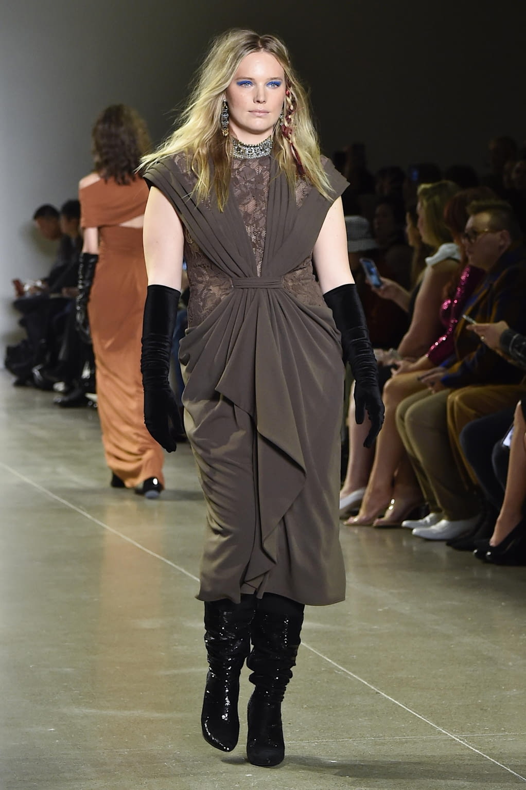 Fashion Week New York Fall/Winter 2020 look 9 from the Tadashi Shoji collection womenswear