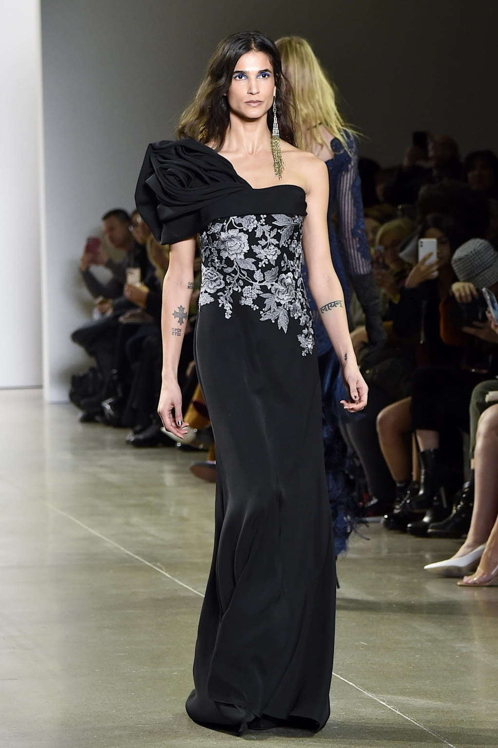 Fashion Week New York Fall/Winter 2020 look 21 from the Tadashi Shoji collection womenswear