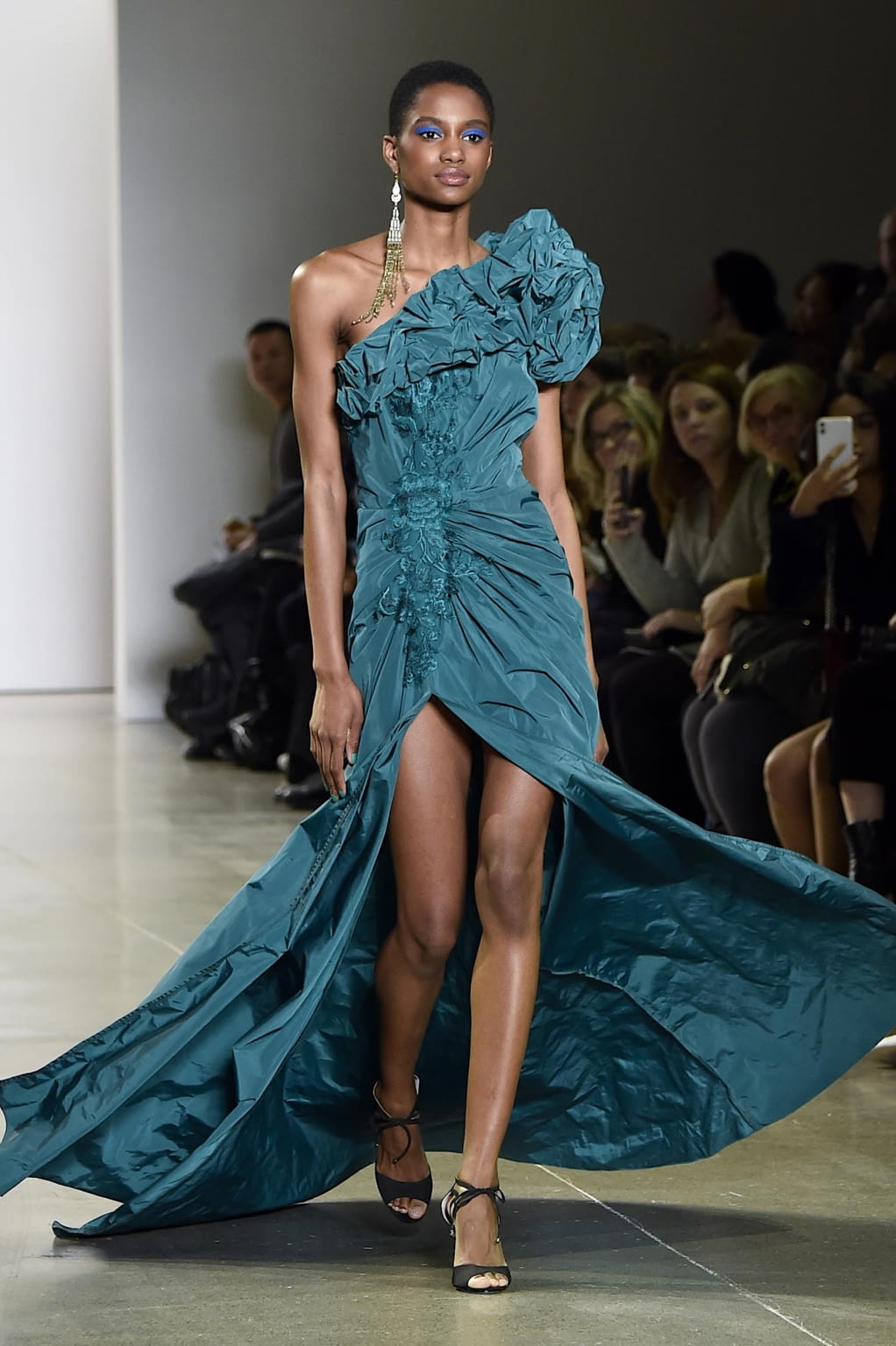 Fashion Week New York Fall/Winter 2020 look 24 from the Tadashi Shoji collection womenswear