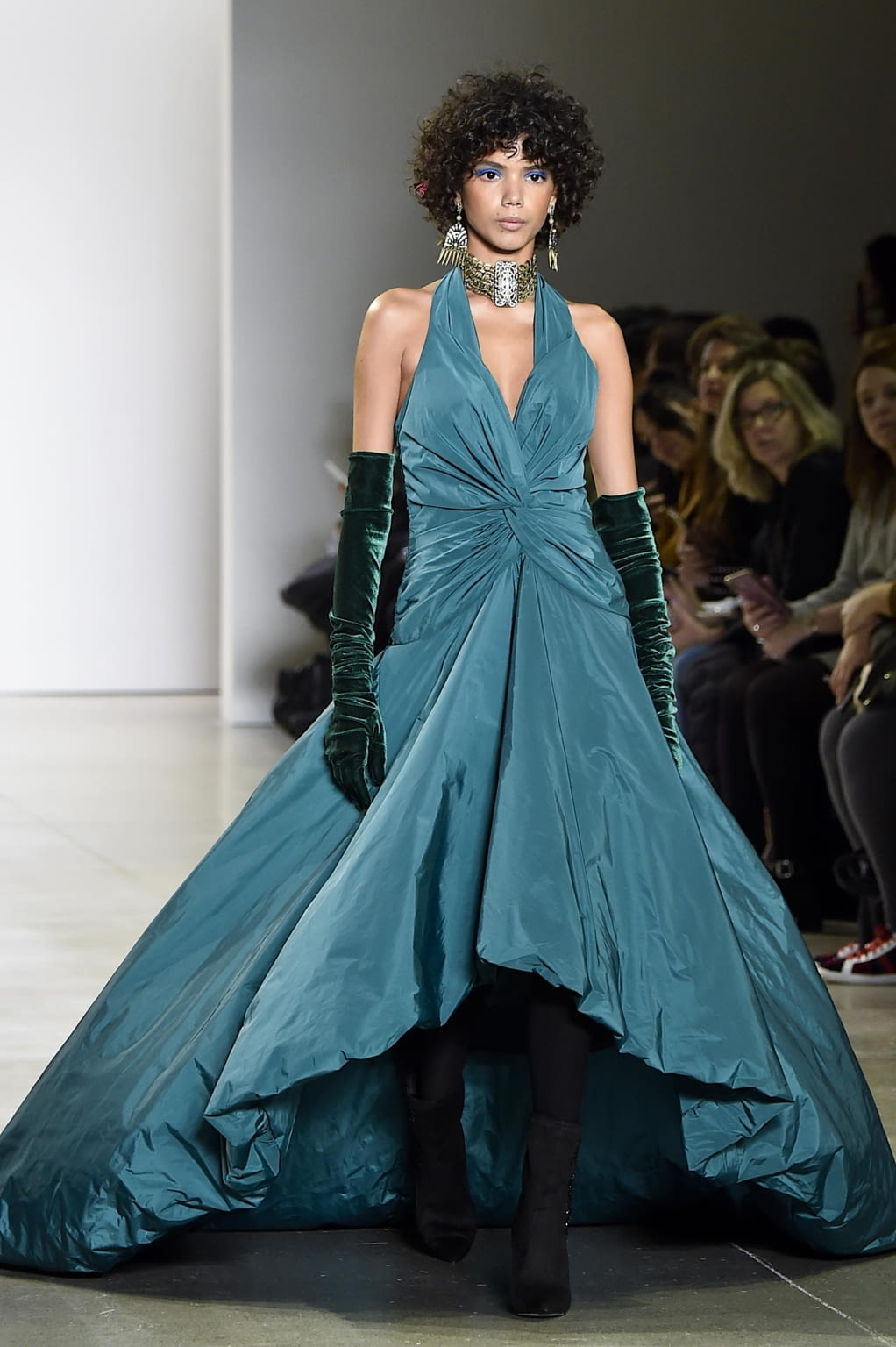 Fashion Week New York Fall/Winter 2020 look 29 from the Tadashi Shoji collection womenswear