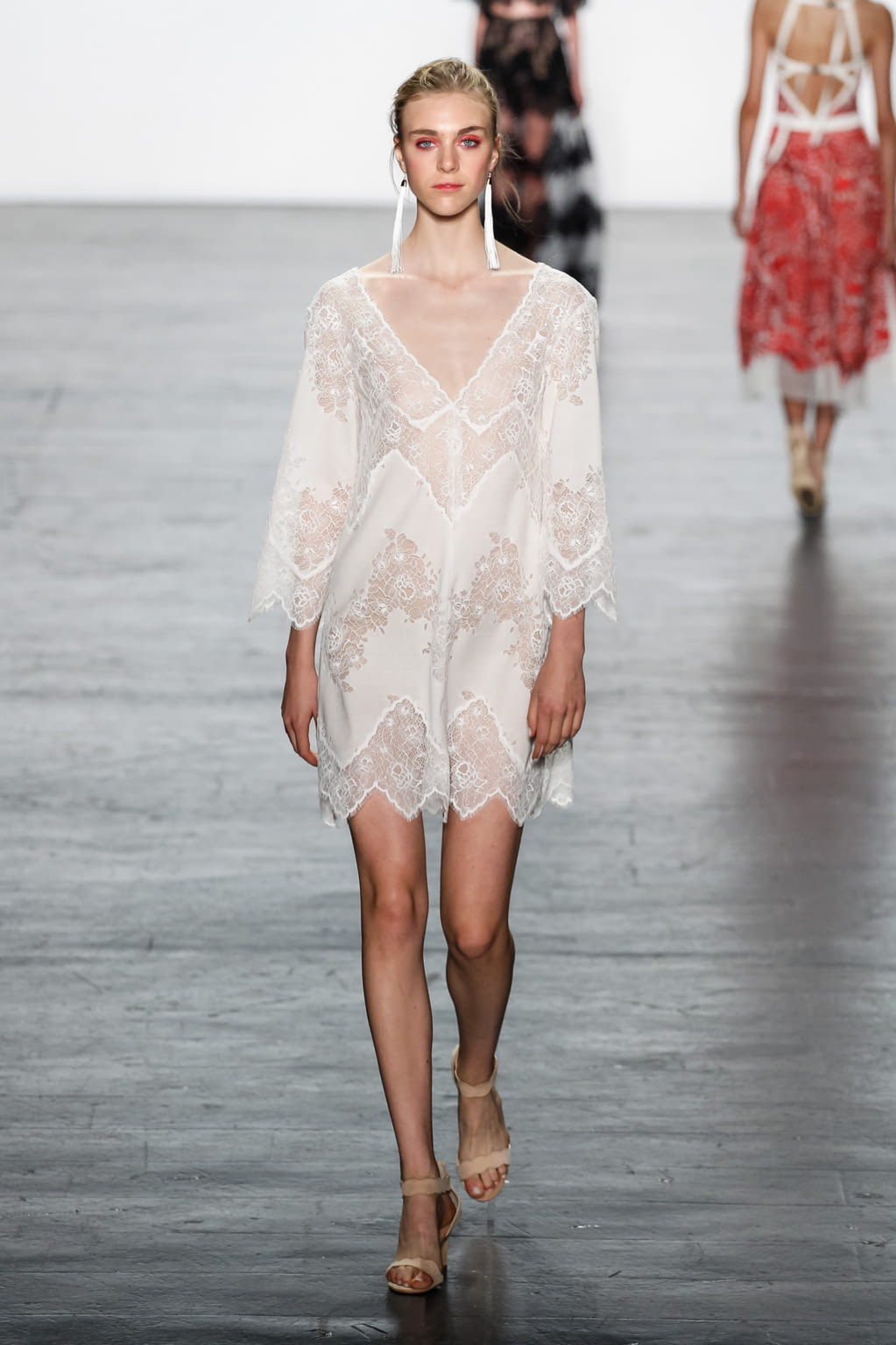 Fashion Week New York Spring/Summer 2017 look 19 from the Tadashi Shoji collection 女装