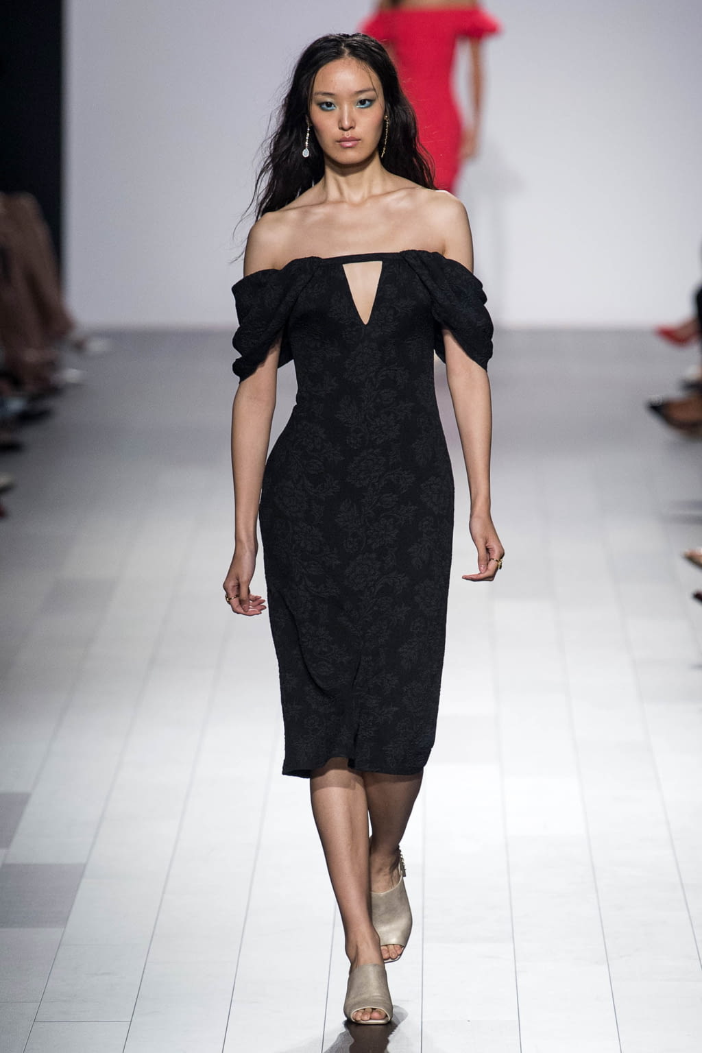 Fashion Week New York Spring/Summer 2018 look 12 from the Tadashi Shoji collection womenswear