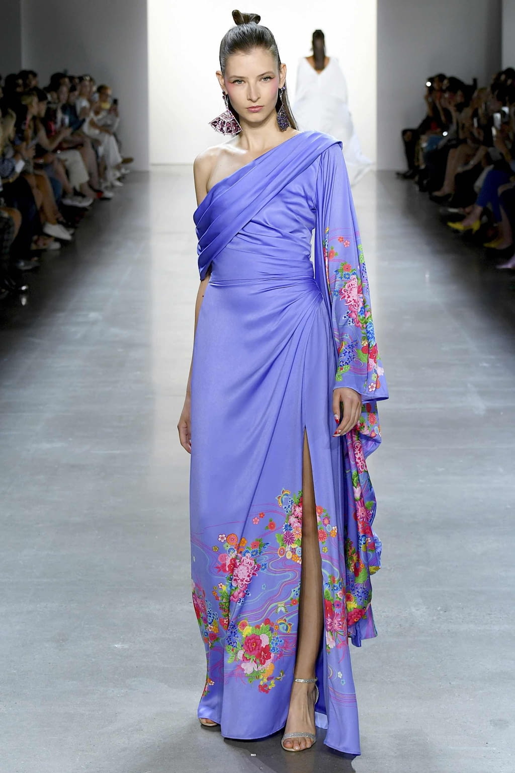 Fashion Week New York Spring/Summer 2020 look 19 from the Tadashi Shoji collection womenswear
