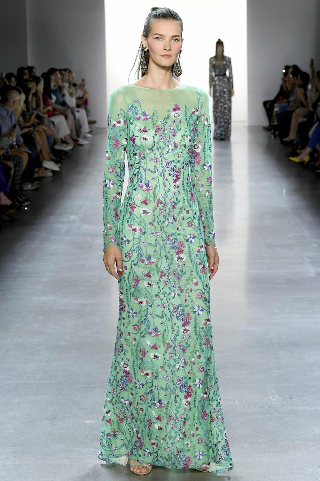 Fashion Week New York Spring/Summer 2020 look 33 from the Tadashi Shoji collection womenswear