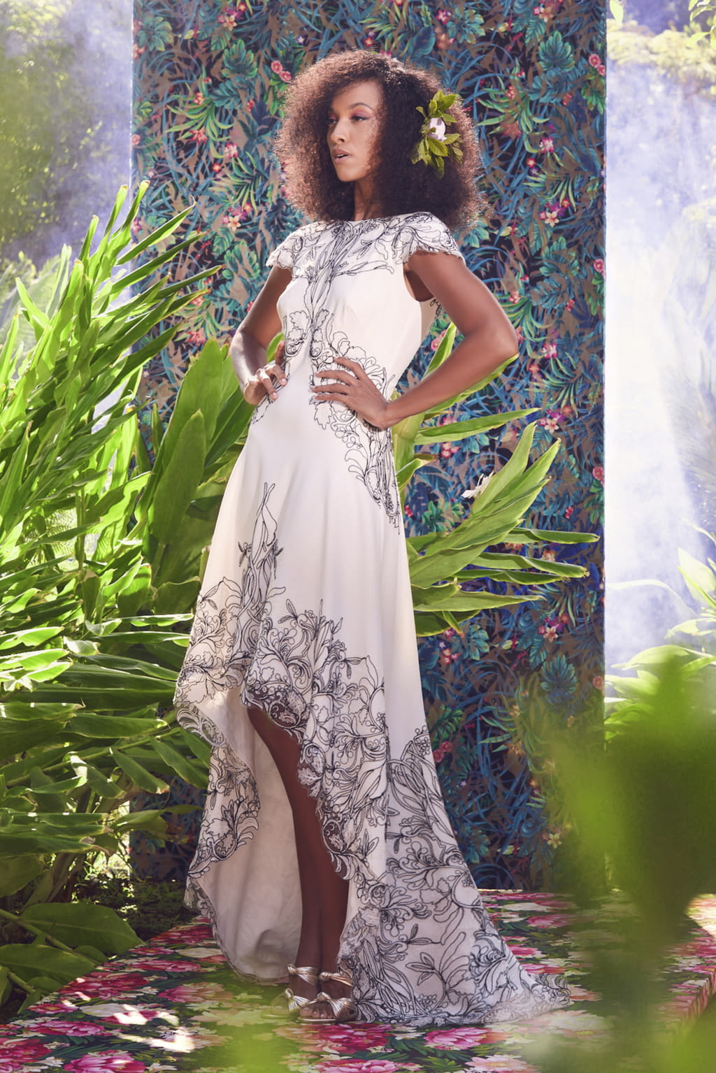 Fashion Week New York Spring/Summer 2021 look 19 from the Tadashi Shoji collection womenswear