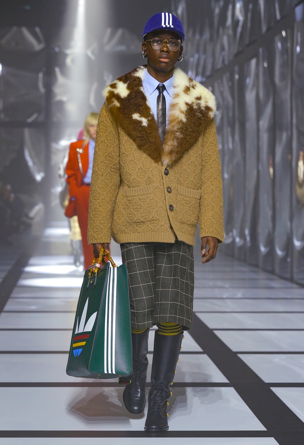 Fashion Week Milan Fall/Winter 2022 look 28 from the Gucci collection womenswear