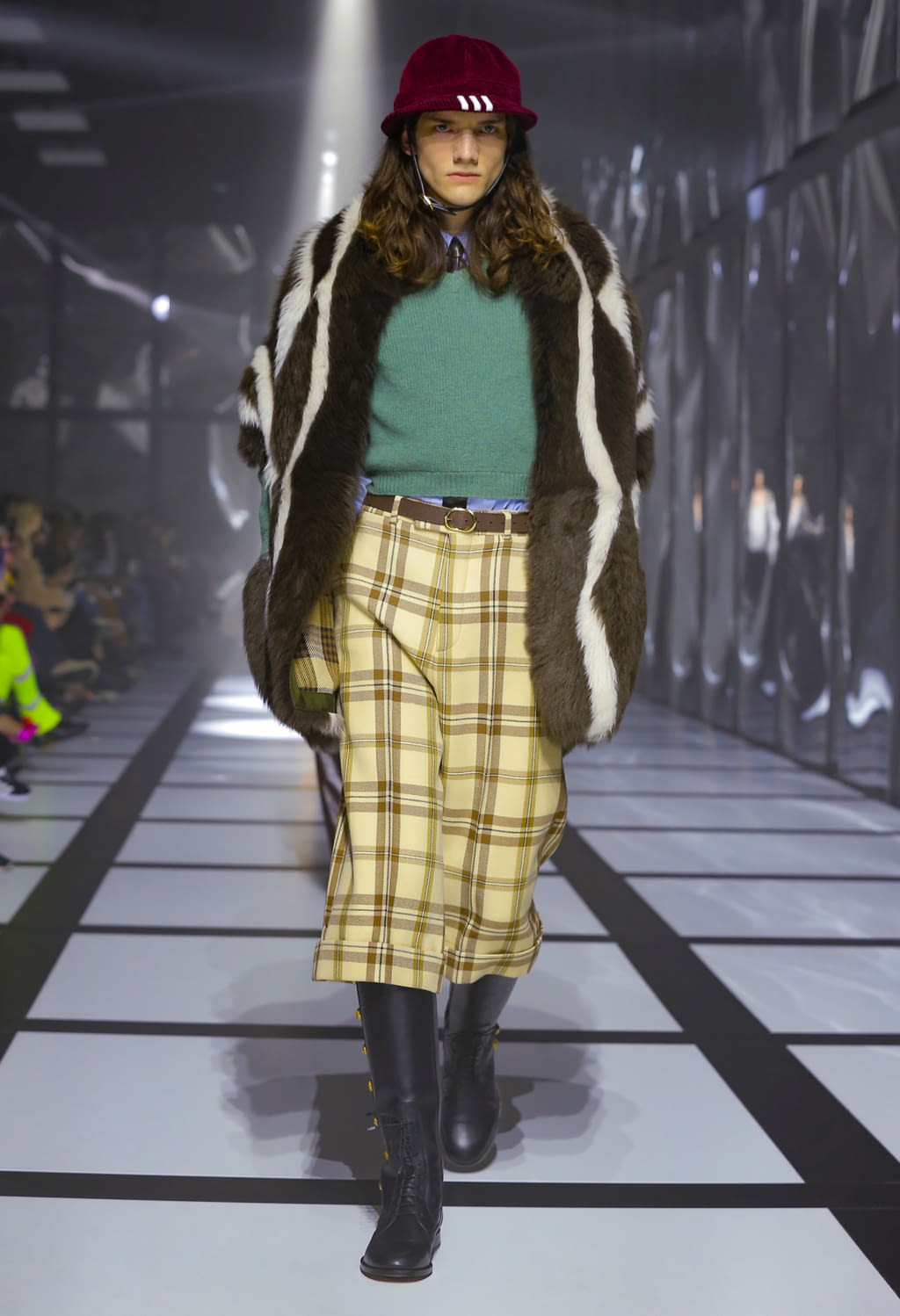Fashion Week Milan Fall/Winter 2022 look 30 from the Gucci collection womenswear