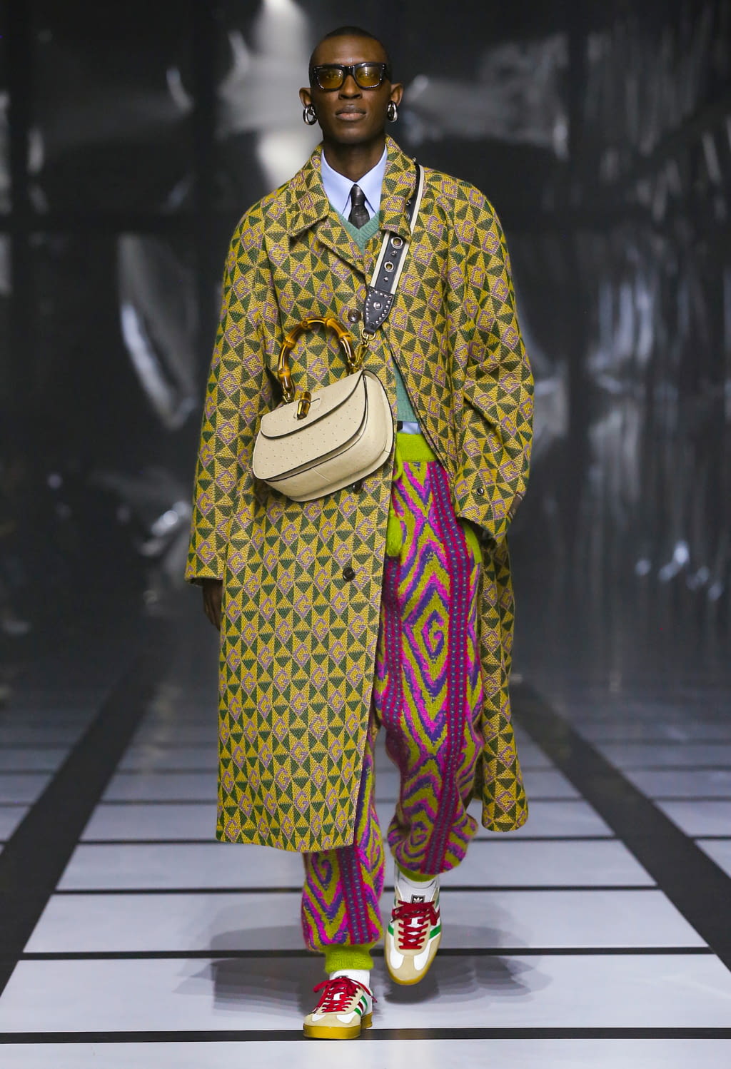 Fashion Week Milan Fall/Winter 2022 look 51 from the Gucci collection womenswear