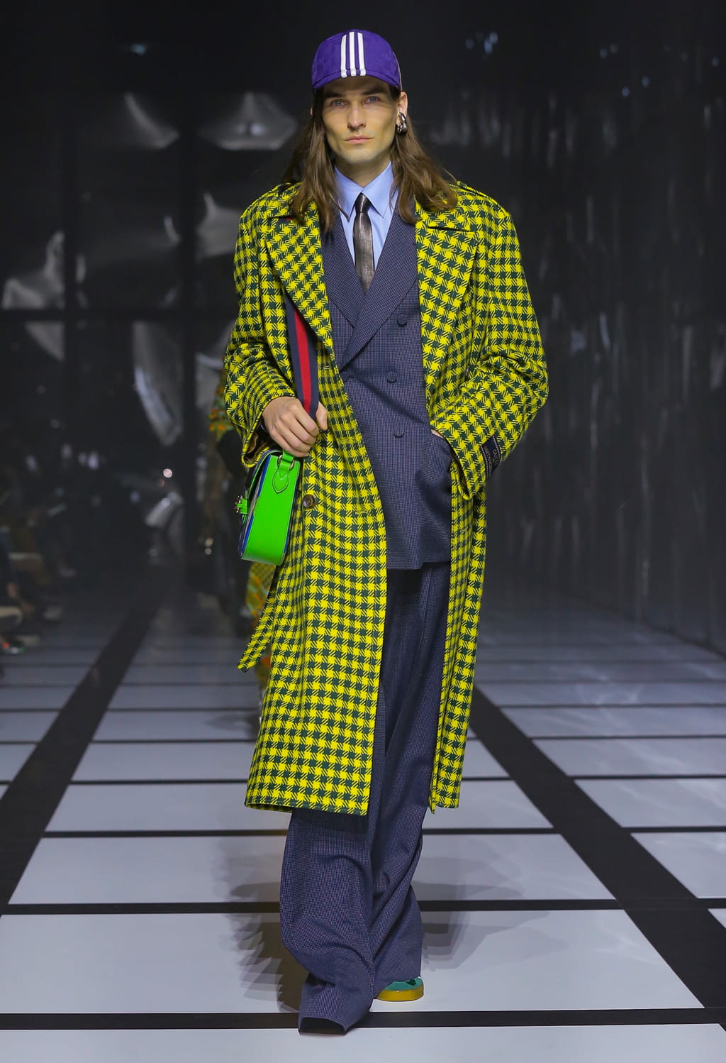 Fashion Week Milan Fall/Winter 2022 look 53 from the Gucci collection womenswear