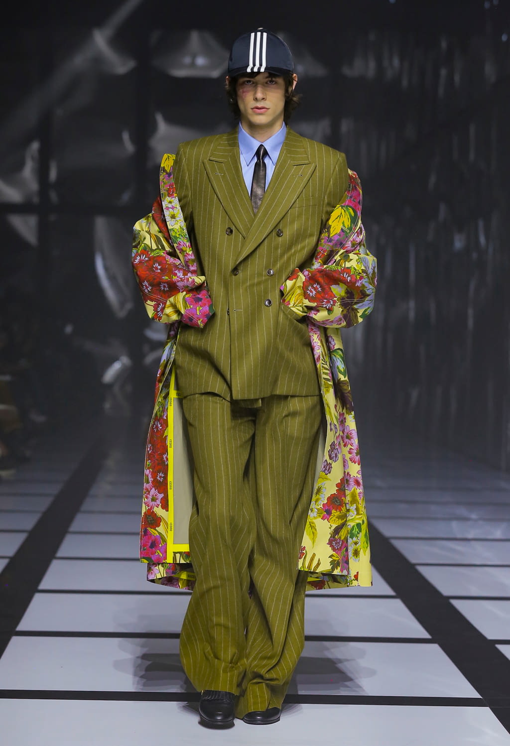 Fashion Week Milan Fall/Winter 2022 look 68 from the Gucci collection 女装