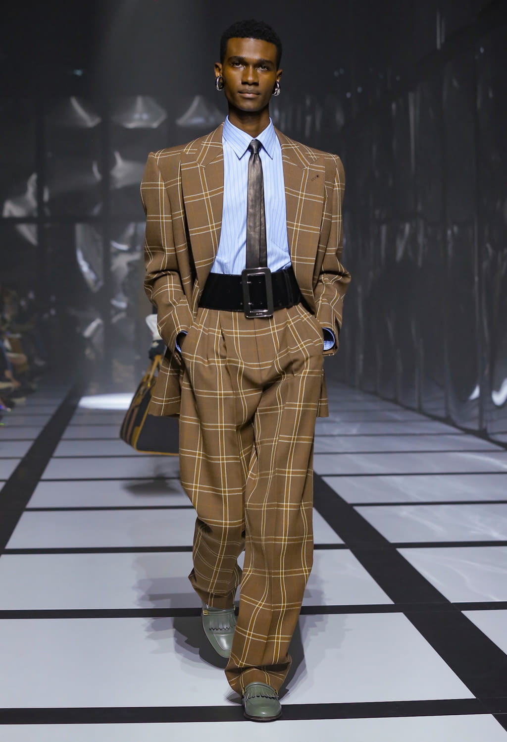 Fashion Week Milan Fall/Winter 2022 look 71 from the Gucci collection 女装