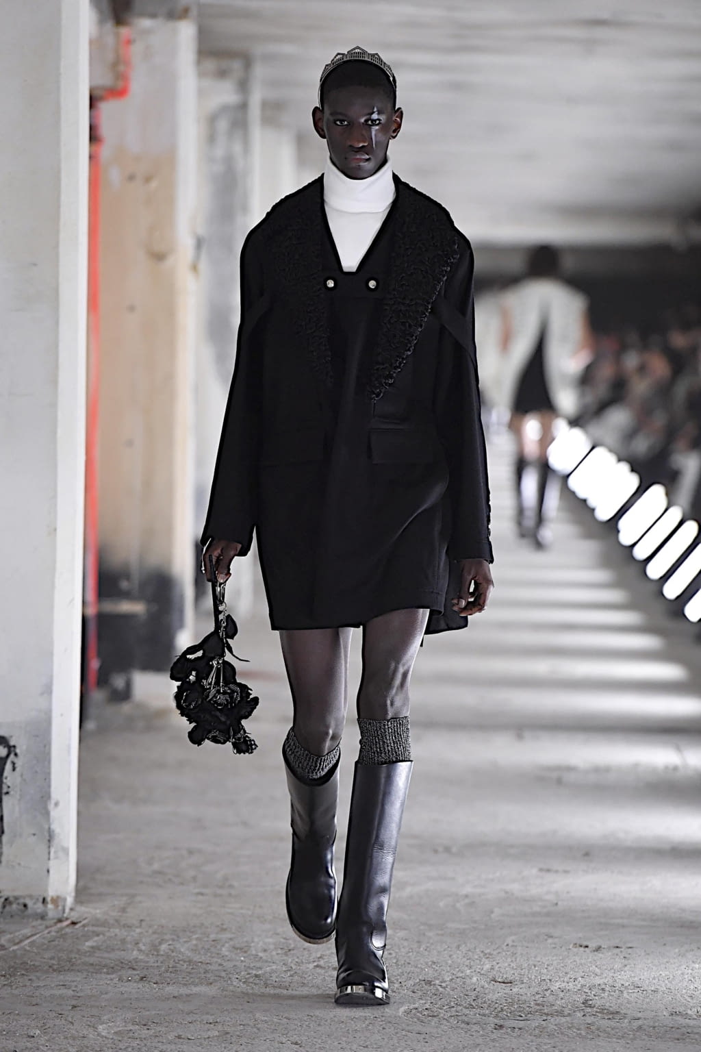 Fashion Week Paris Fall/Winter 2020 look 31 from the Takahiromiyashita The Soloist collection menswear