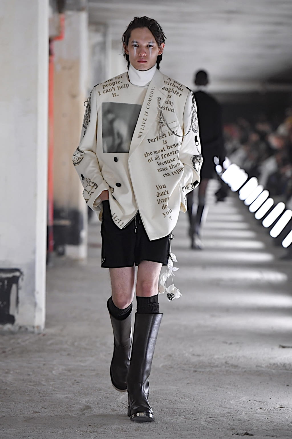 Fashion Week Paris Fall/Winter 2020 look 32 from the Takahiromiyashita The Soloist collection 男装