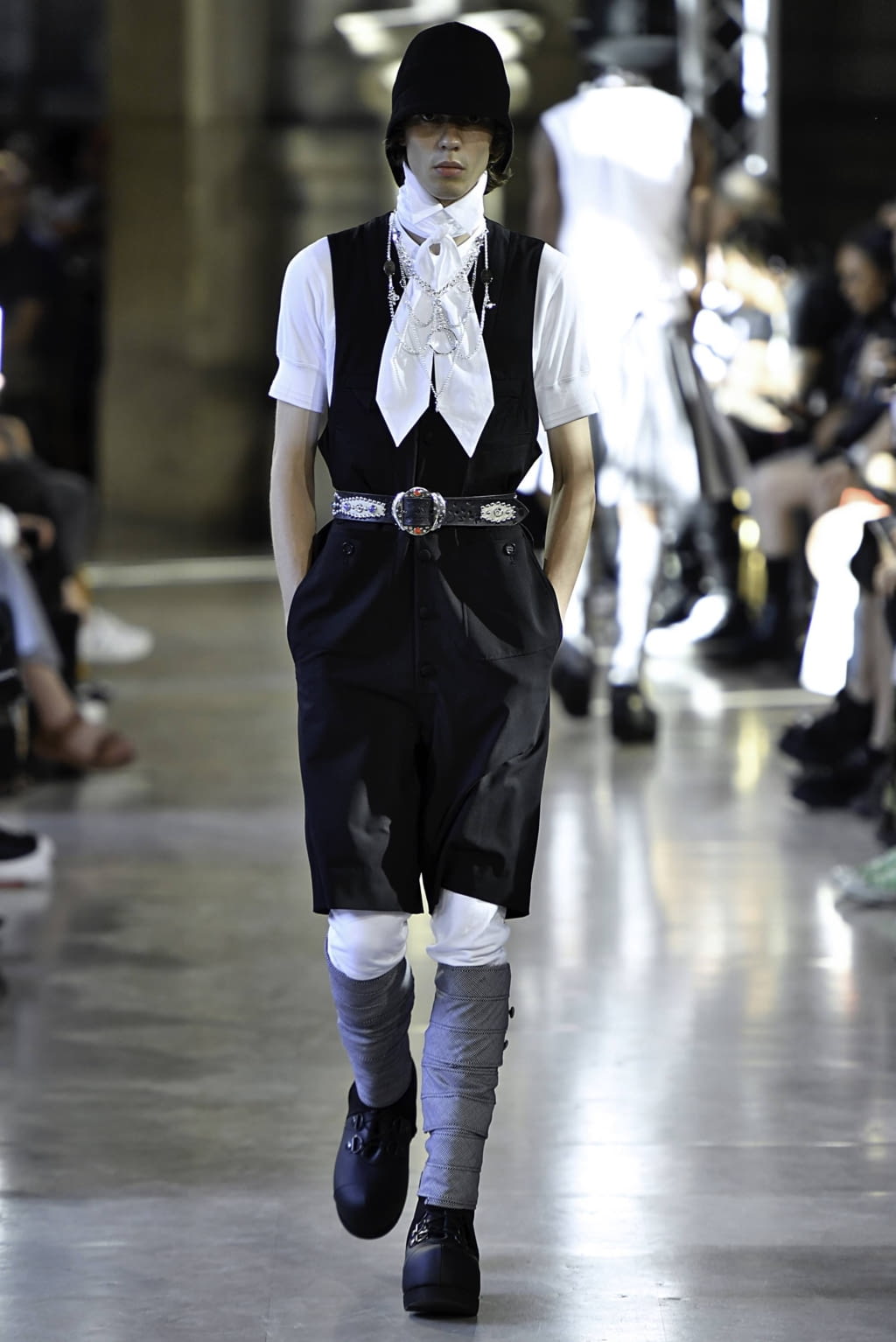 Fashion Week Paris Spring/Summer 2020 look 9 from the Takahiromiyashita The Soloist collection 男装