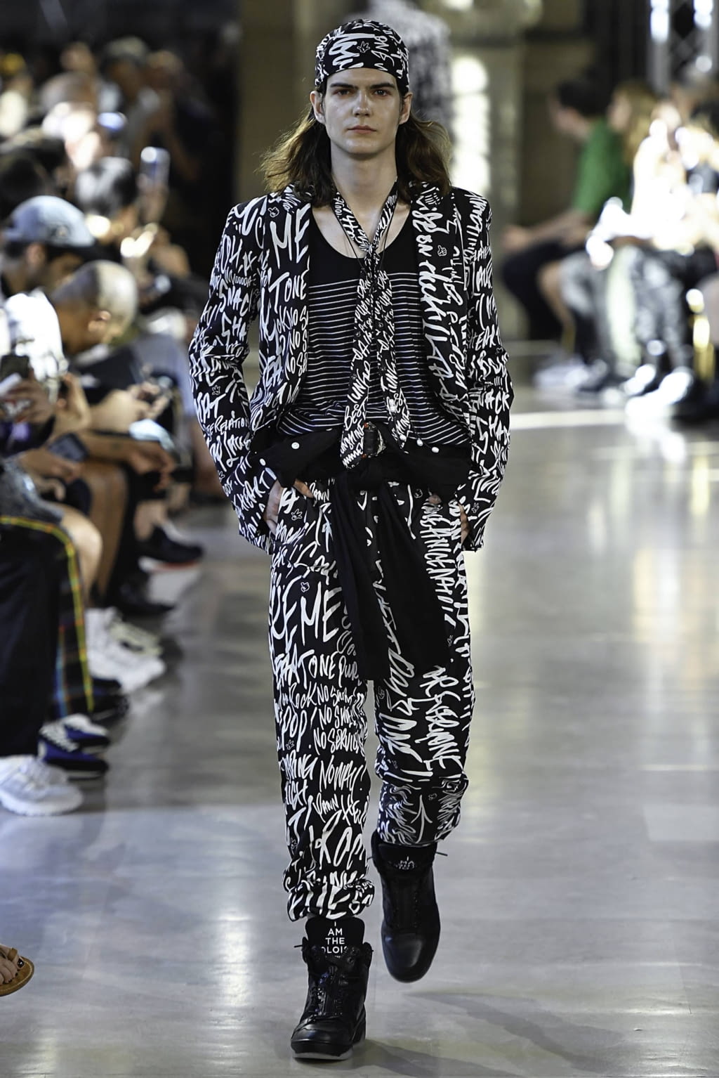 Fashion Week Paris Spring/Summer 2020 look 12 from the Takahiromiyashita The Soloist collection 男装