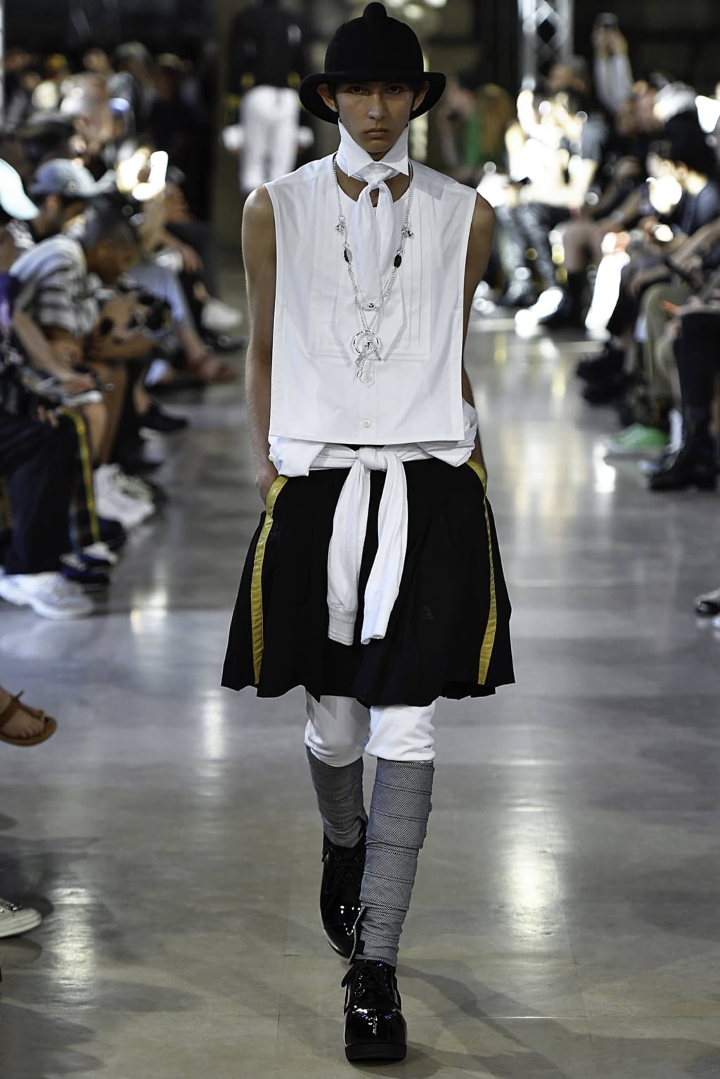 Fashion Week Paris Spring/Summer 2020 look 20 de la collection Takahiromiyashita The Soloist menswear