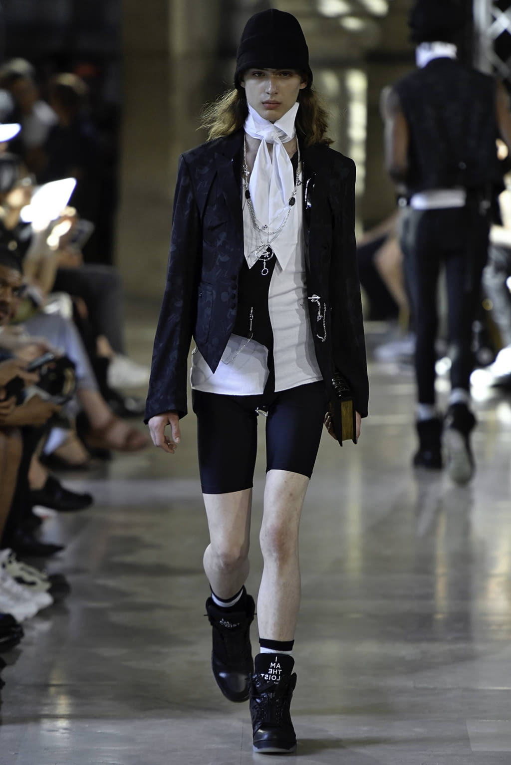 Fashion Week Paris Spring/Summer 2020 look 22 from the Takahiromiyashita The Soloist collection 男装