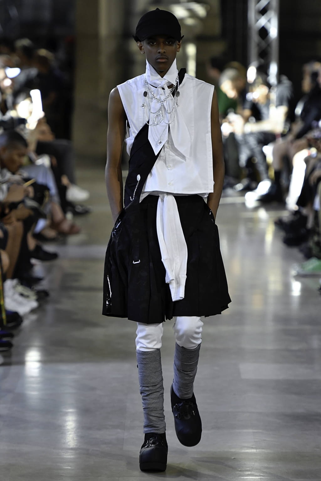 Fashion Week Paris Spring/Summer 2020 look 23 from the Takahiromiyashita The Soloist collection 男装