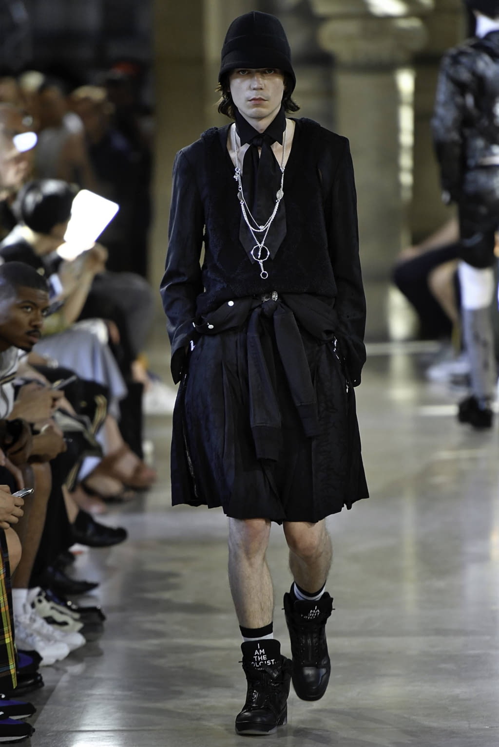 Fashion Week Paris Spring/Summer 2020 look 26 from the Takahiromiyashita The Soloist collection 男装