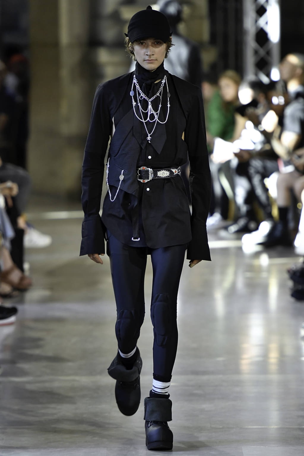 Fashion Week Paris Spring/Summer 2020 look 28 from the Takahiromiyashita The Soloist collection 男装