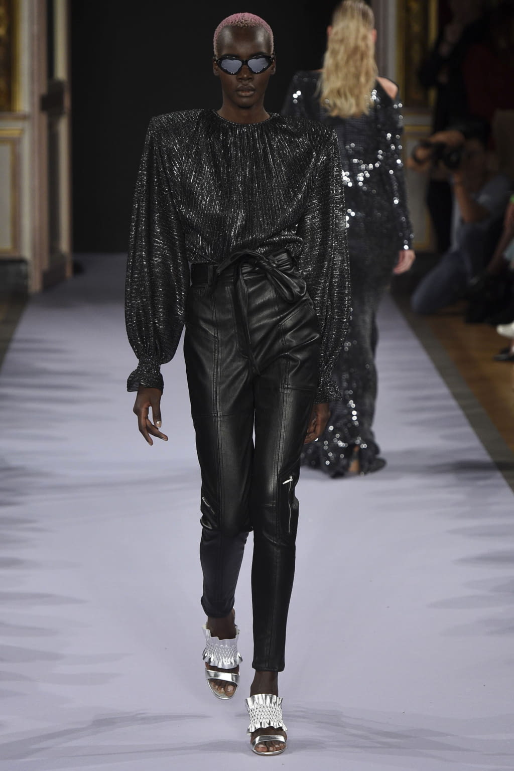 Fashion Week Paris Spring/Summer 2019 look 39 from the Talbot Runhof collection 女装
