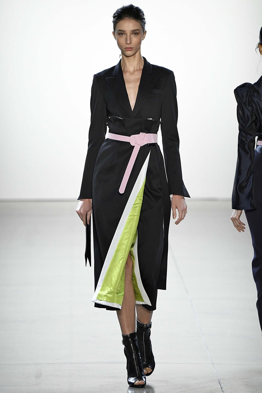Fashion Week New York Spring/Summer 2019 look 9 from the Taoray Wang collection 女装