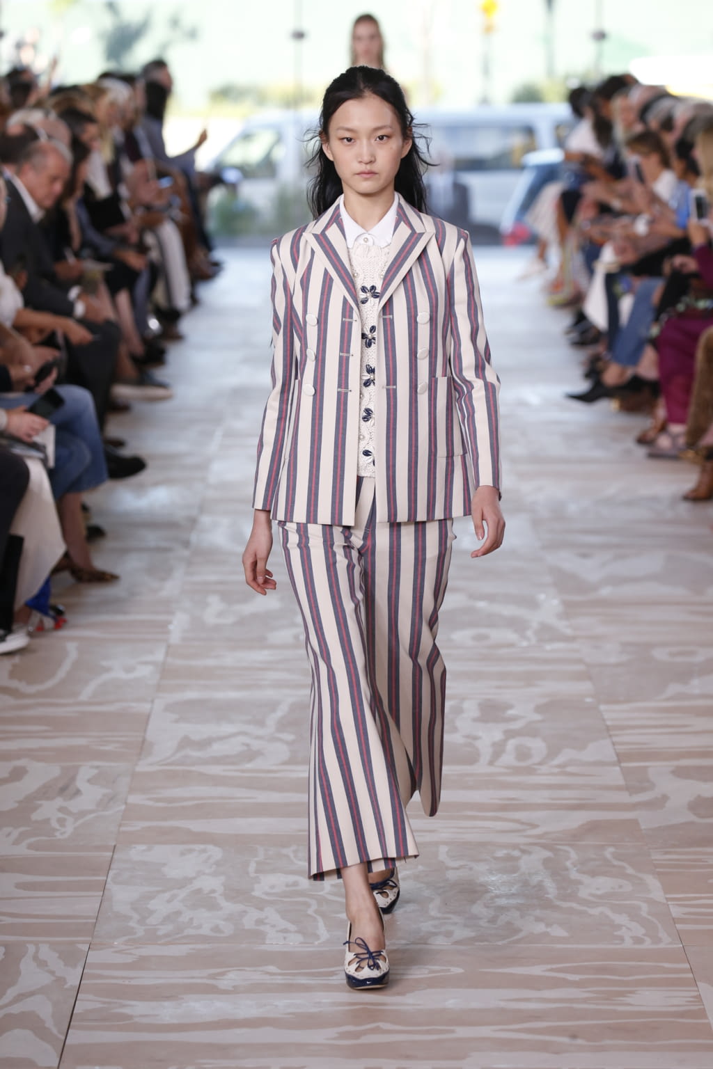 Fashion Week New York Spring/Summer 2017 look 18 from the Tory Burch collection womenswear