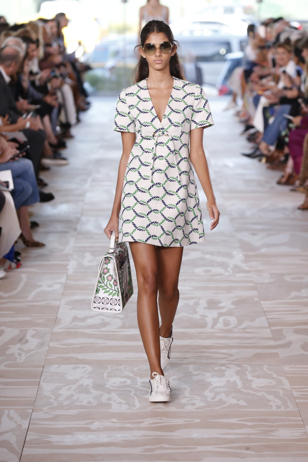 Fashion Week New York Spring/Summer 2017 look 9 from the Tory Burch collection womenswear