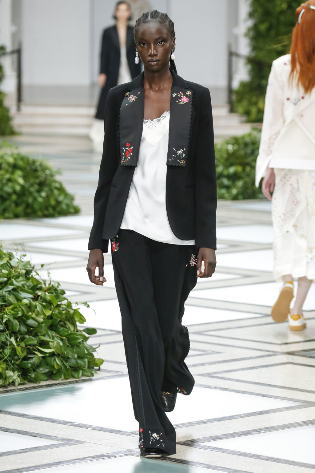 Fashion Week New York Spring/Summer 2020 look 4 from the Tory Burch collection womenswear