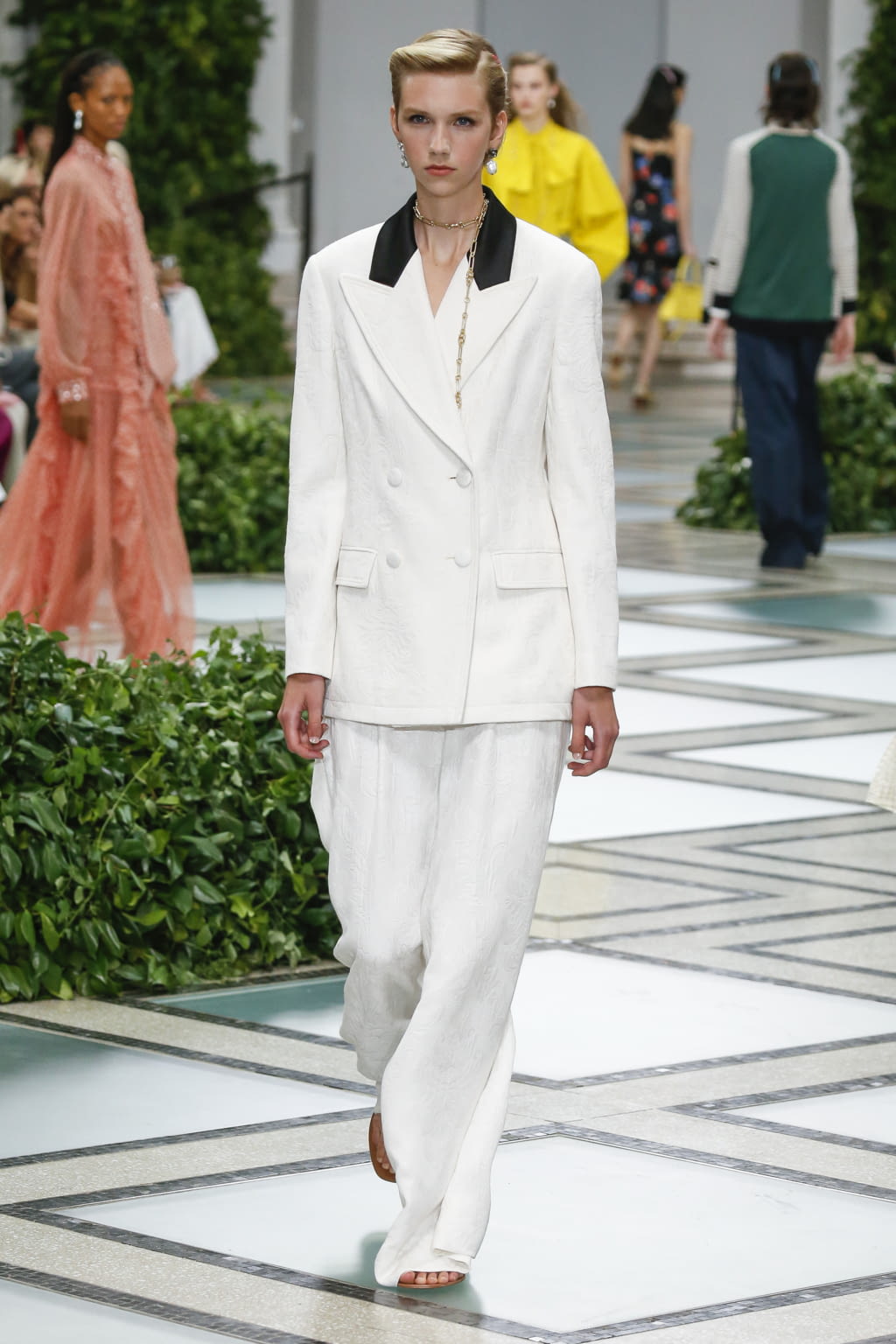 Fashion Week New York Spring/Summer 2020 look 10 from the Tory Burch collection 女装