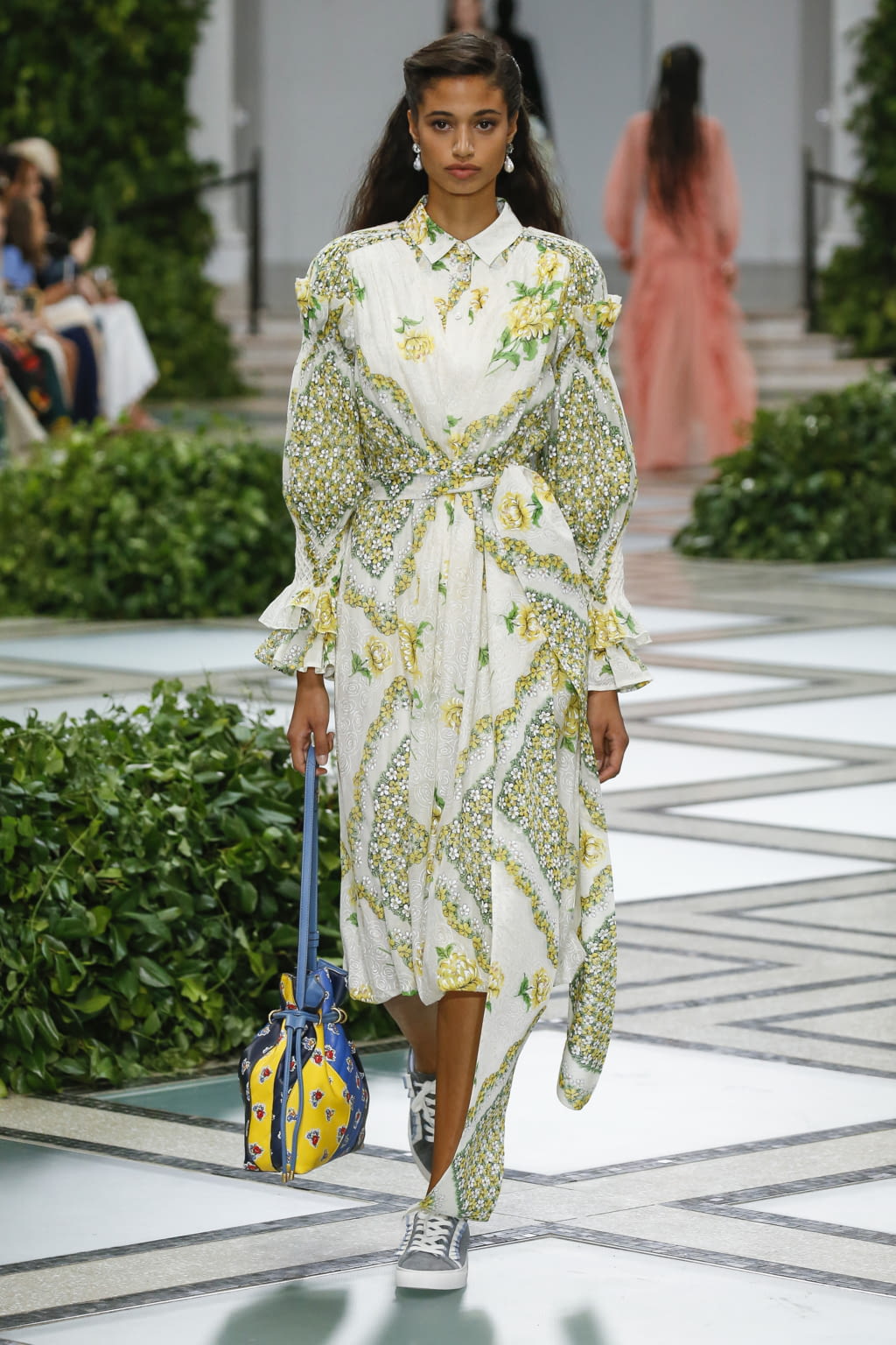 Fashion Week New York Spring/Summer 2020 look 15 from the Tory Burch collection 女装