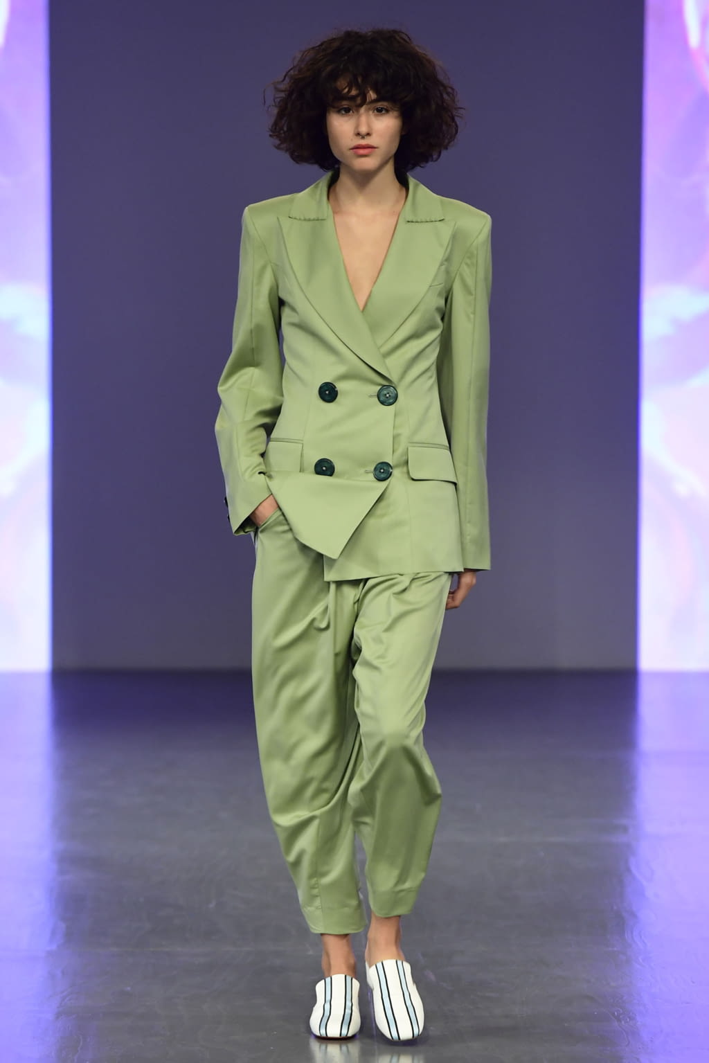 Fashion Week London Spring/Summer 2018 look 12 from the Teatum Jones collection 女装