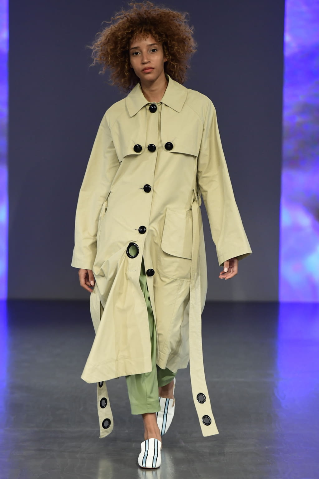 Fashion Week London Spring/Summer 2018 look 16 from the Teatum Jones collection womenswear