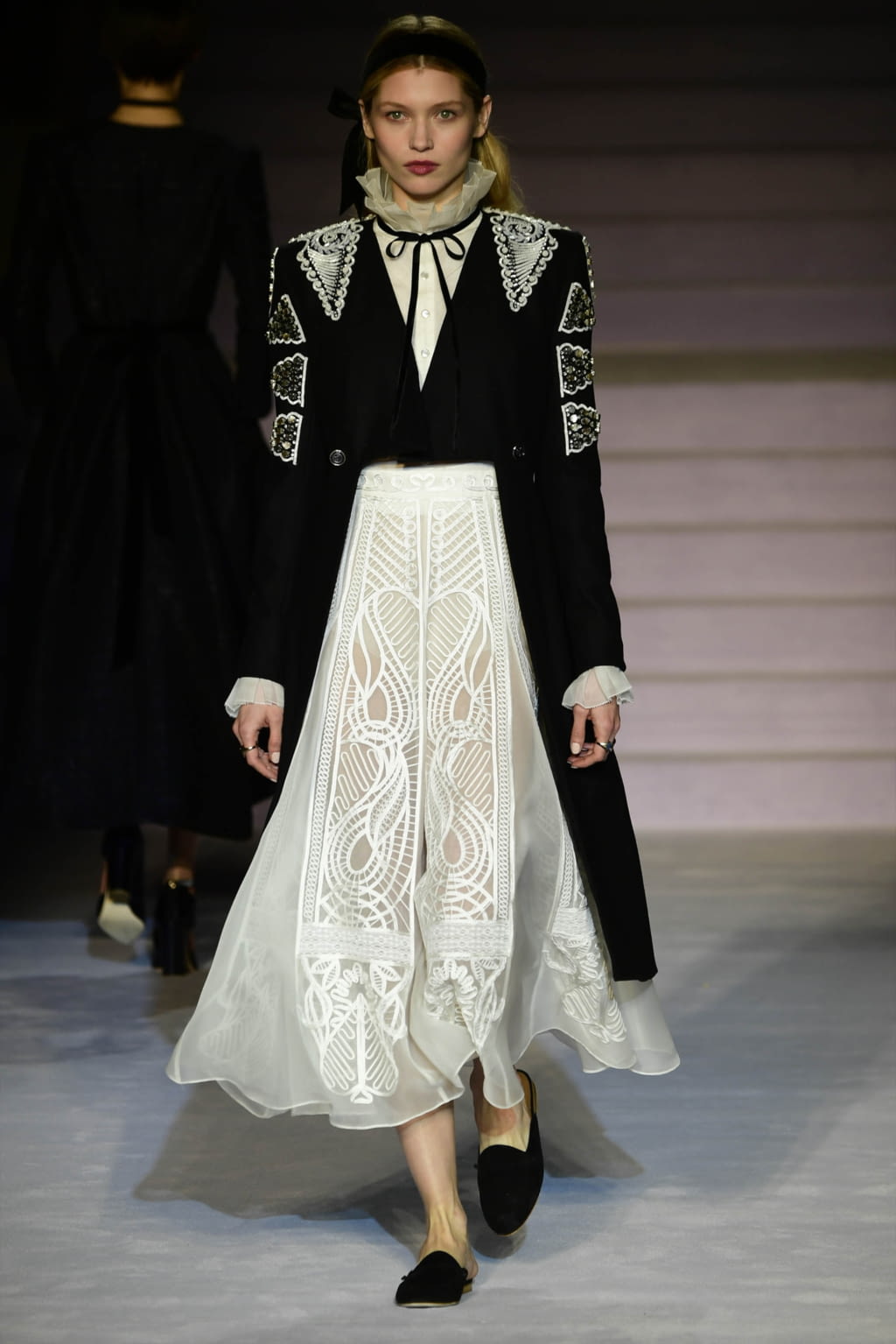 Fashion Week London Fall/Winter 2017 look 35 from the Temperley London collection womenswear