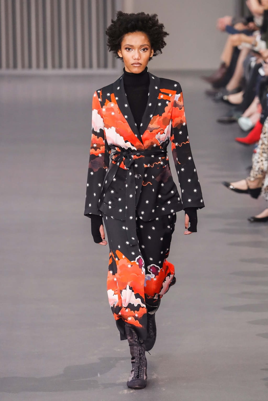 Fashion Week London Fall/Winter 2018 look 23 from the Temperley London collection 女装