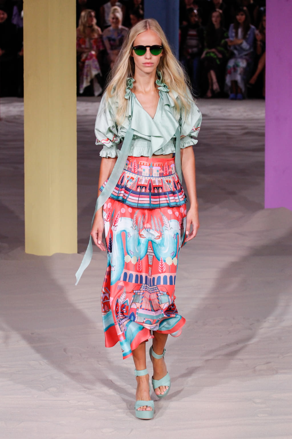 Fashion Week London Spring/Summer 2017 look 17 from the Temperley London collection womenswear