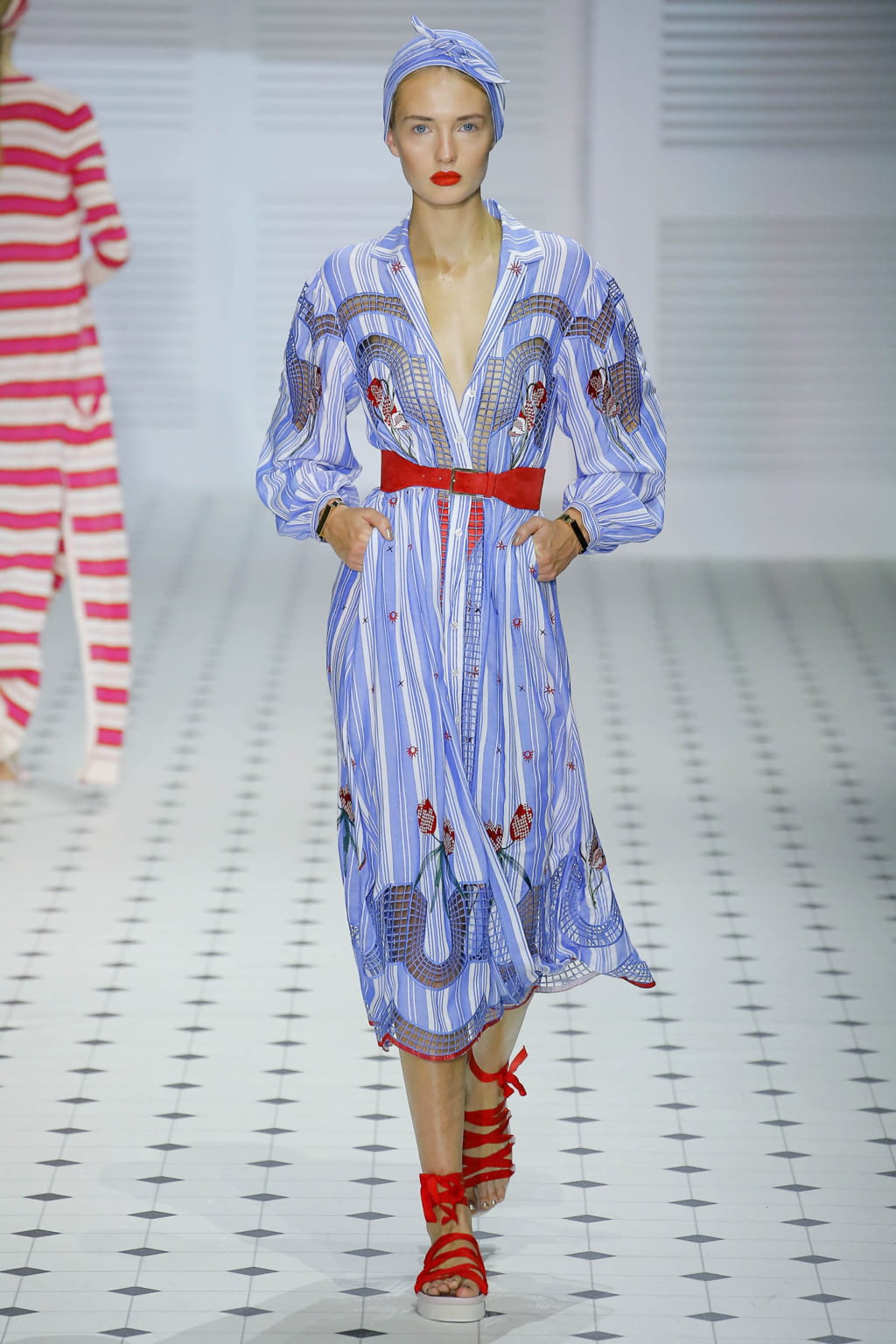 Fashion Week London Spring/Summer 2018 look 3 from the Temperley London collection womenswear