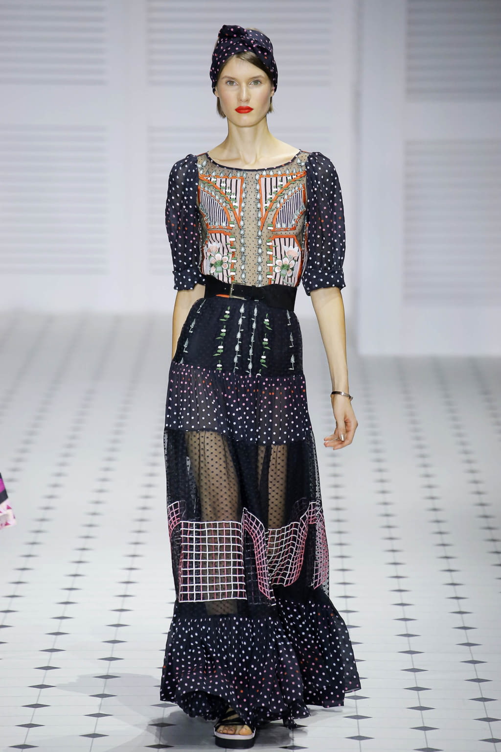 Fashion Week London Spring/Summer 2018 look 13 from the Temperley London collection womenswear