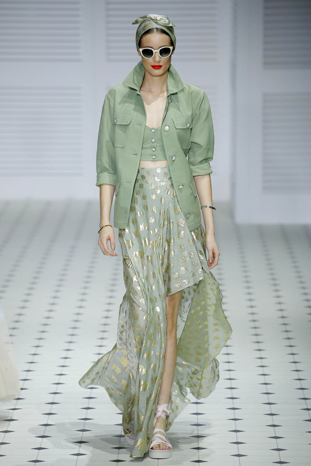 Fashion Week London Spring/Summer 2018 look 25 from the Temperley London collection womenswear
