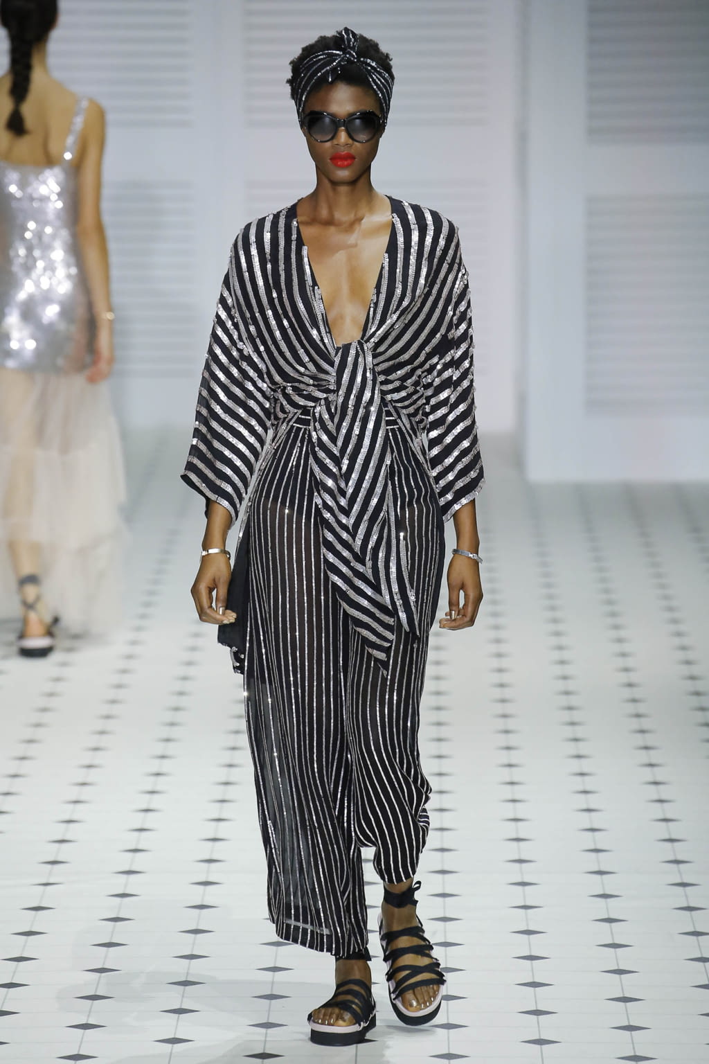 Fashion Week London Spring/Summer 2018 look 36 from the Temperley London collection womenswear