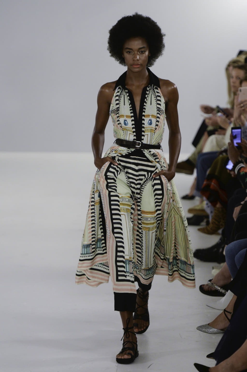 Fashion Week London Spring/Summer 2019 look 1 from the Temperley London collection womenswear