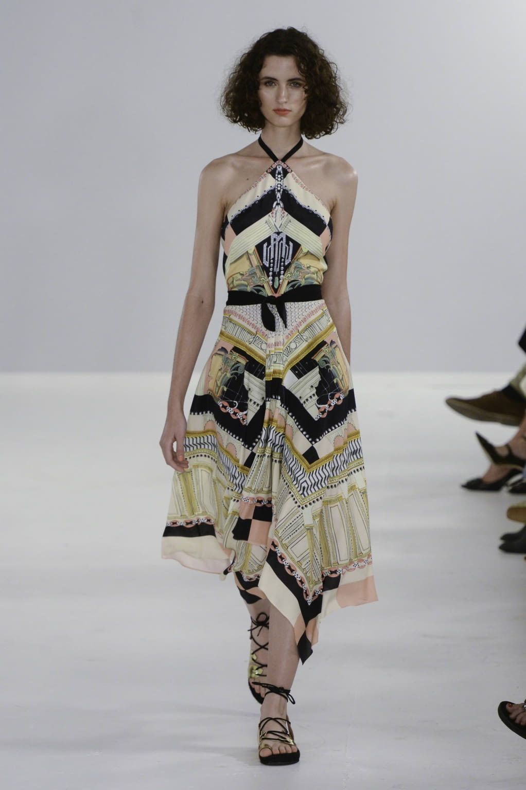 Fashion Week London Spring/Summer 2019 look 3 from the Temperley London collection womenswear