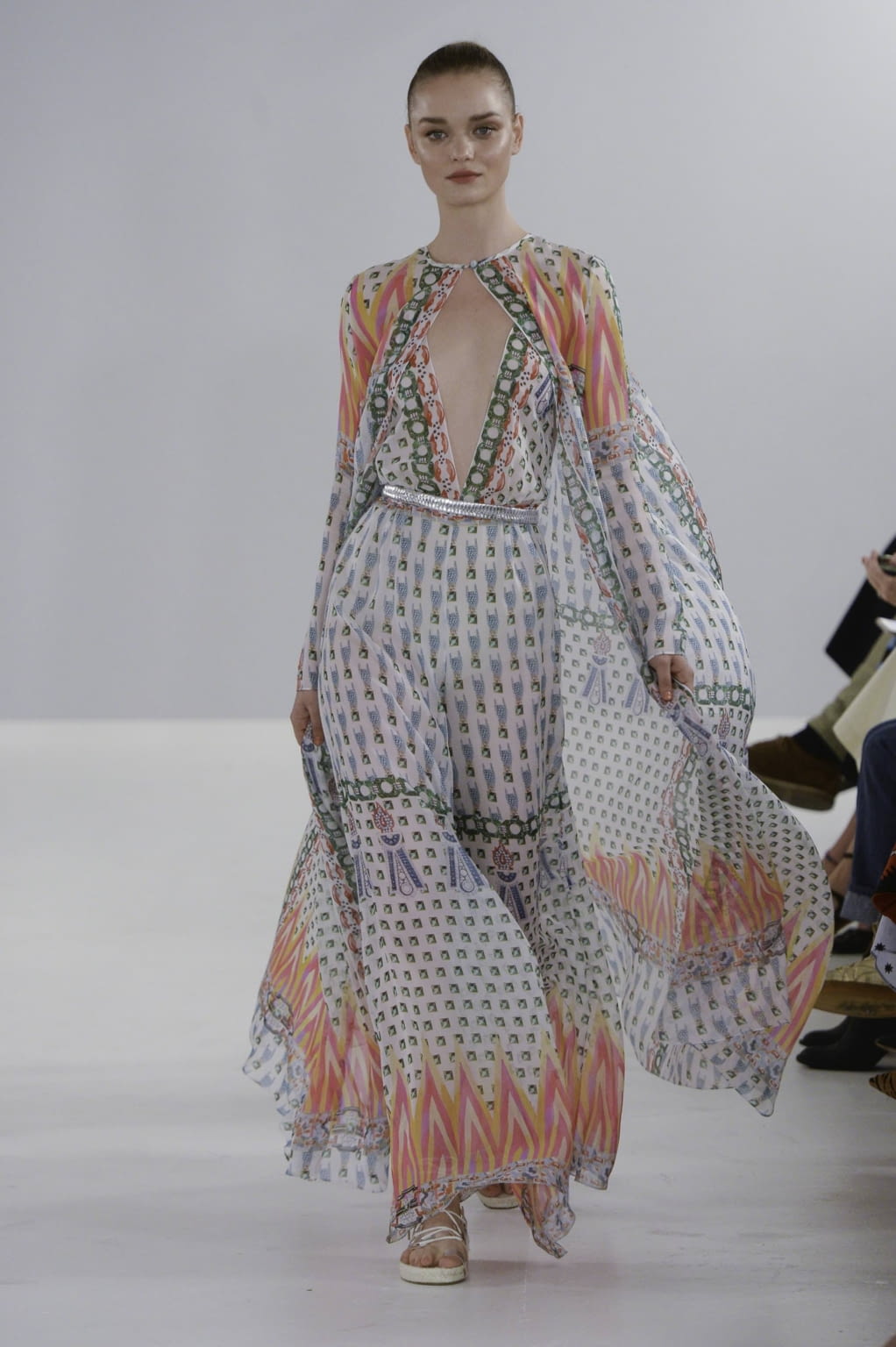 Fashion Week London Spring/Summer 2019 look 14 from the Temperley London collection womenswear