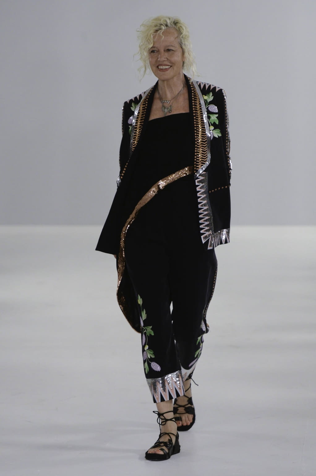 Fashion Week London Spring/Summer 2019 look 24 from the Temperley London collection womenswear