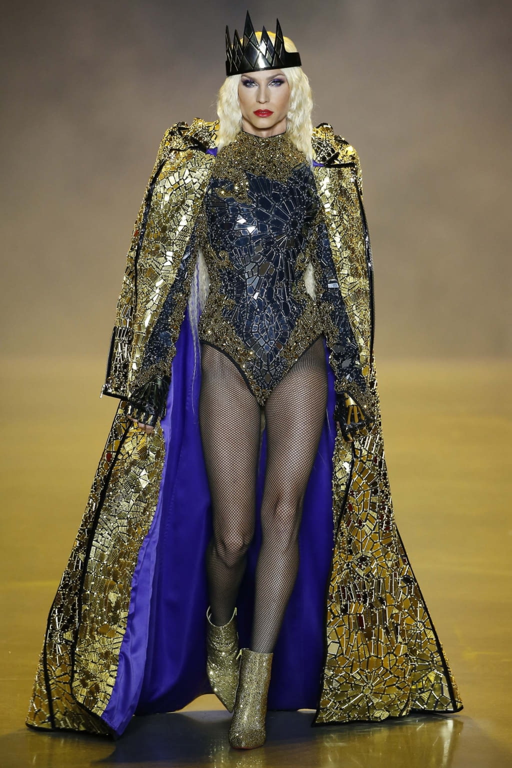 Fashion Week New York Spring/Summer 2019 look 1 from the The Blonds collection 女装
