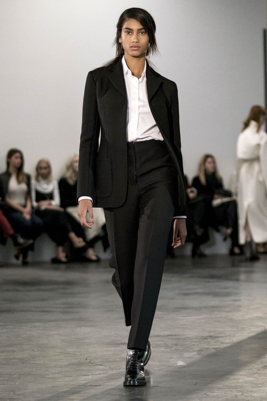 Fashion Week New York Fall/Winter 2017 look 14 from the The Row collection womenswear