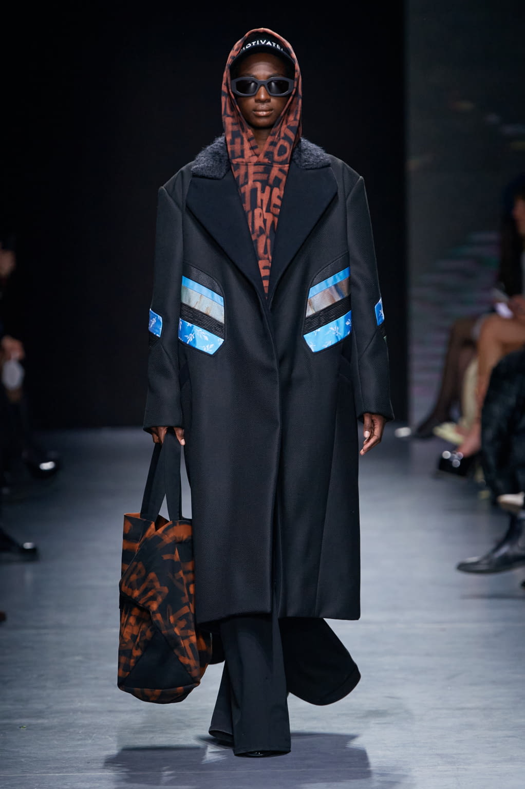 Fashion Week Milan Fall/Winter 2022 look 40 from the BUDAPEST SELECT collection 女装
