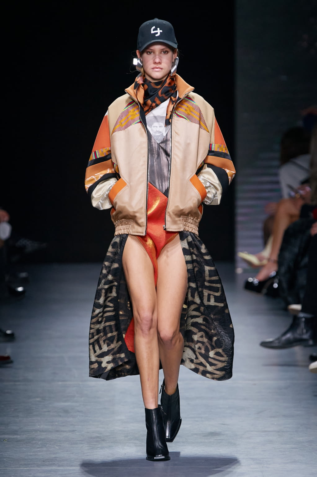Fashion Week Milan Fall/Winter 2022 look 42 from the BUDAPEST SELECT collection 女装