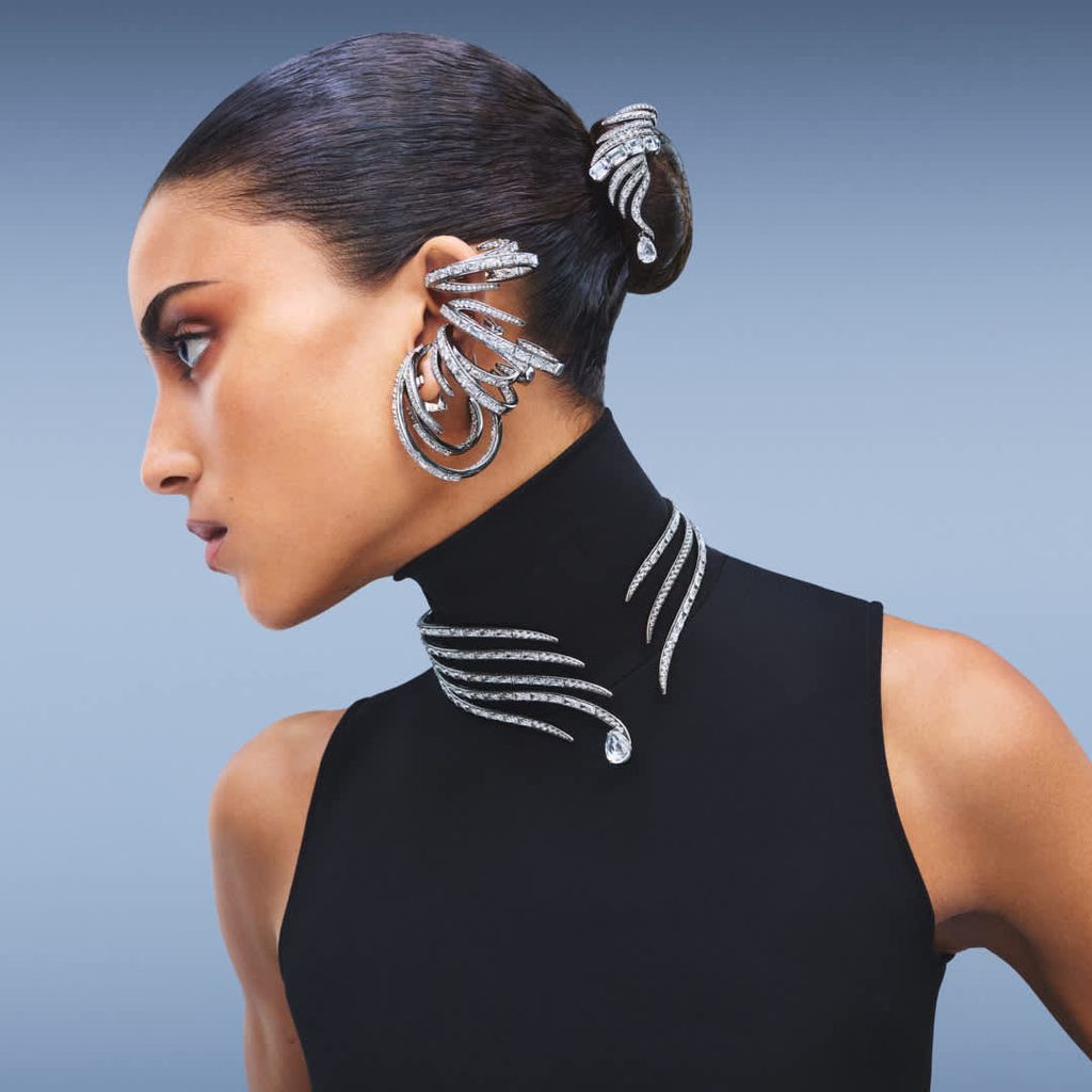 Fashion Week Paris Pre-Fall 2026 look 5 de la collection Swarovski womenswear accessories